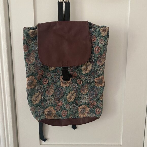 Women\'s Retro Floral Tapestry Backpack with Leather Accents Boho Great Condition main image 7